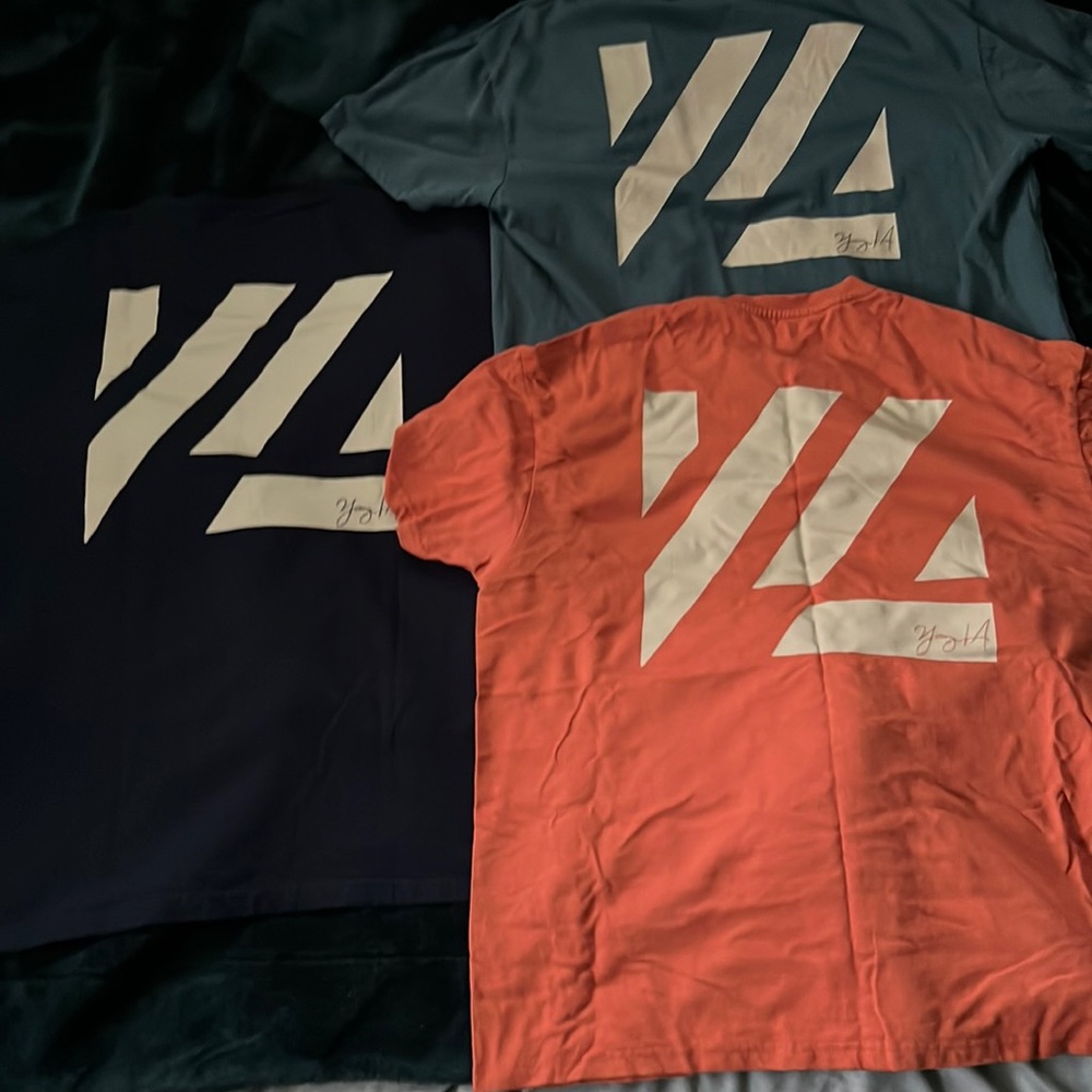 *Lot of 3* Youngla oversized bloc tee size Medium